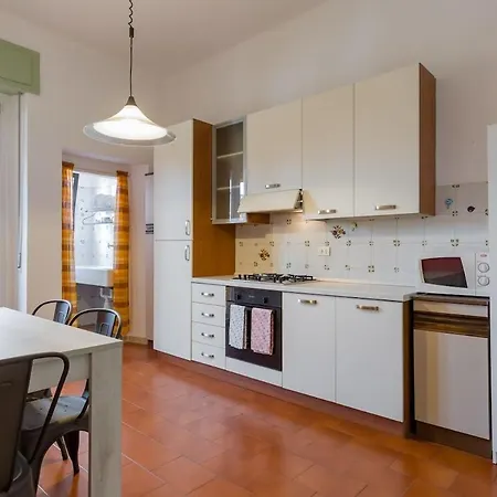 Cosy Apratment Near Portavescovo Train Station Апартаменты Верона