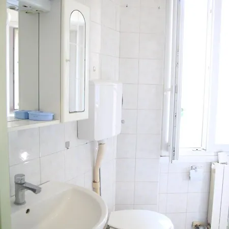 Apartment Cosy Apratment Near Portavescovo Train Station